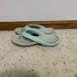 Women's Size 9 Croc Flip Flops